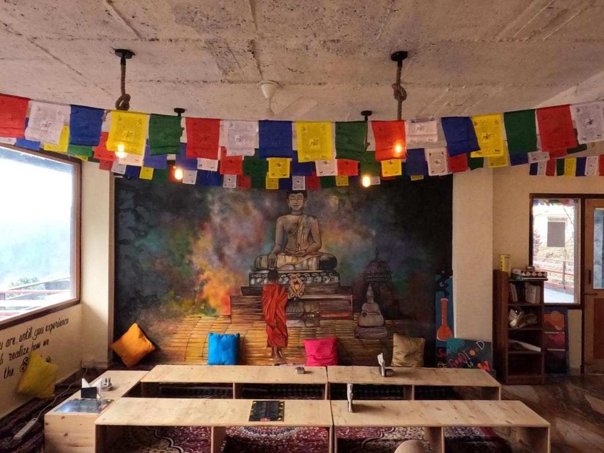 Cafe Monkbase- Food And Stay Manali  Luaran gambar