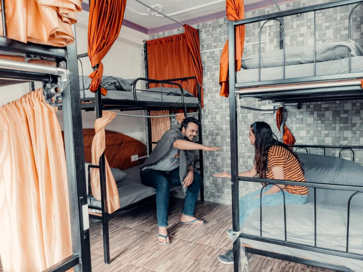 Cafe Monkbase- Food And Stay Manali  Luaran gambar