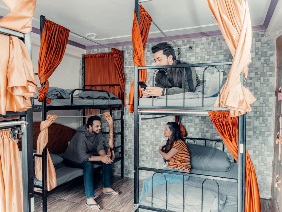 Cafe Monkbase- Food And Stay Manali  Luaran gambar