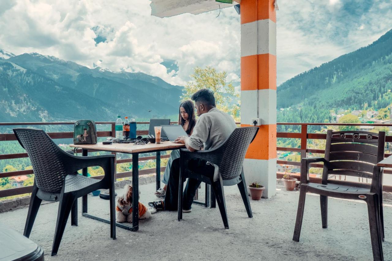 Cafe Monkbase- Food And Stay Manali  Luaran gambar