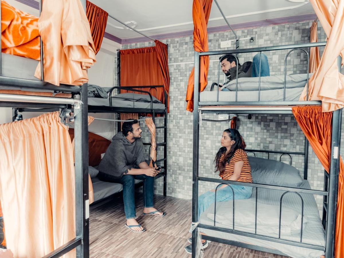 Cafe Monkbase- Food And Stay Manali  Luaran gambar