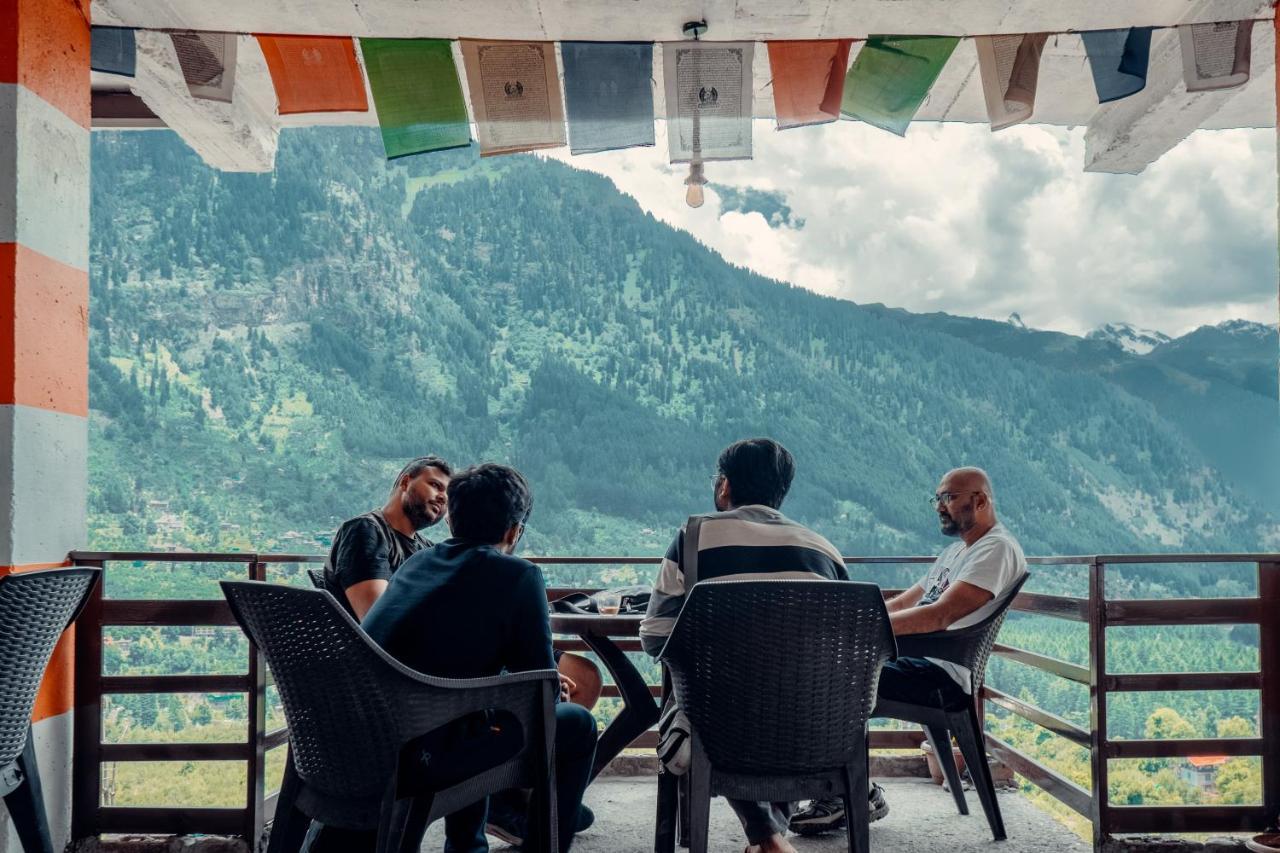 Cafe Monkbase- Food And Stay Manali  Luaran gambar